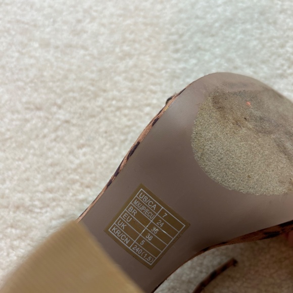 Cheetah print high heels - Picture 8 of 8